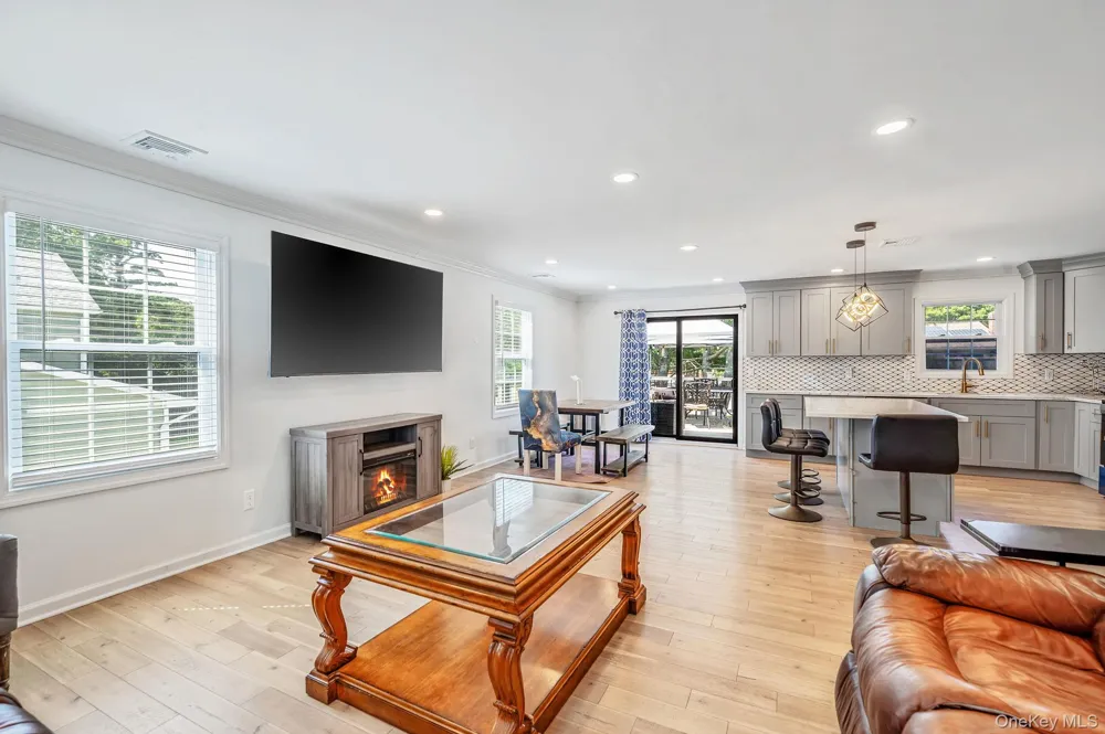 5 Curtis Court Mastic, NY 11950