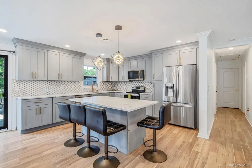 5 Curtis Court Mastic, NY 11950
