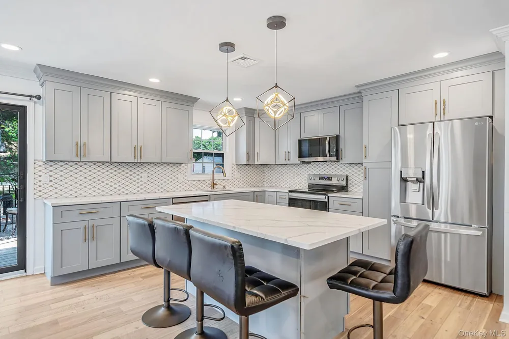 5 Curtis Court Mastic, NY 11950