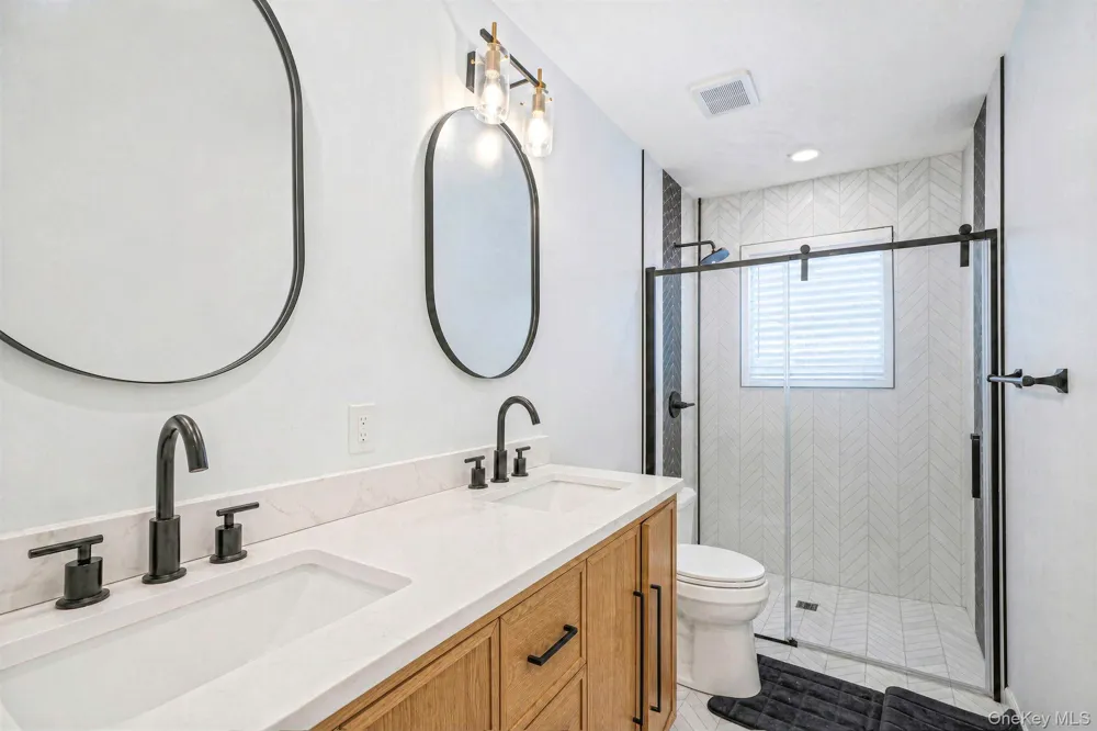 5 Curtis Court Mastic, NY 11950