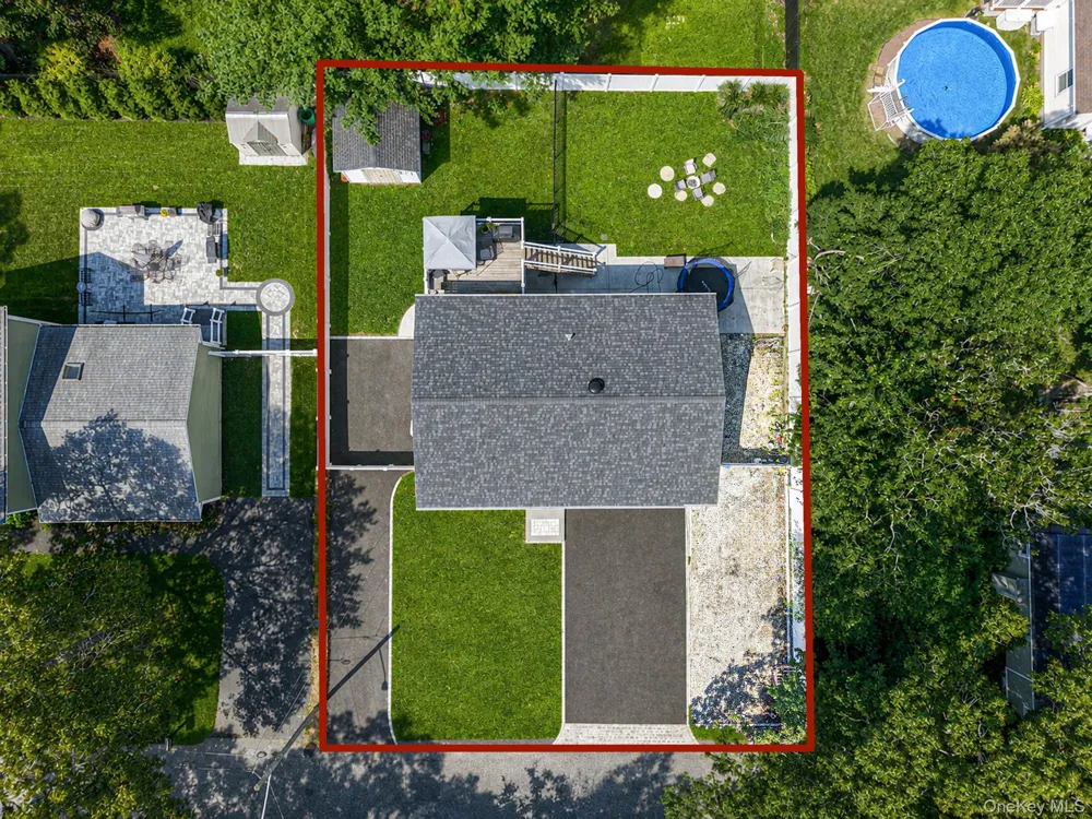 5 Curtis Court Mastic, NY 11950