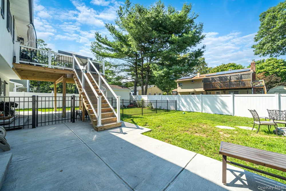 5 Curtis Court Mastic, NY 11950