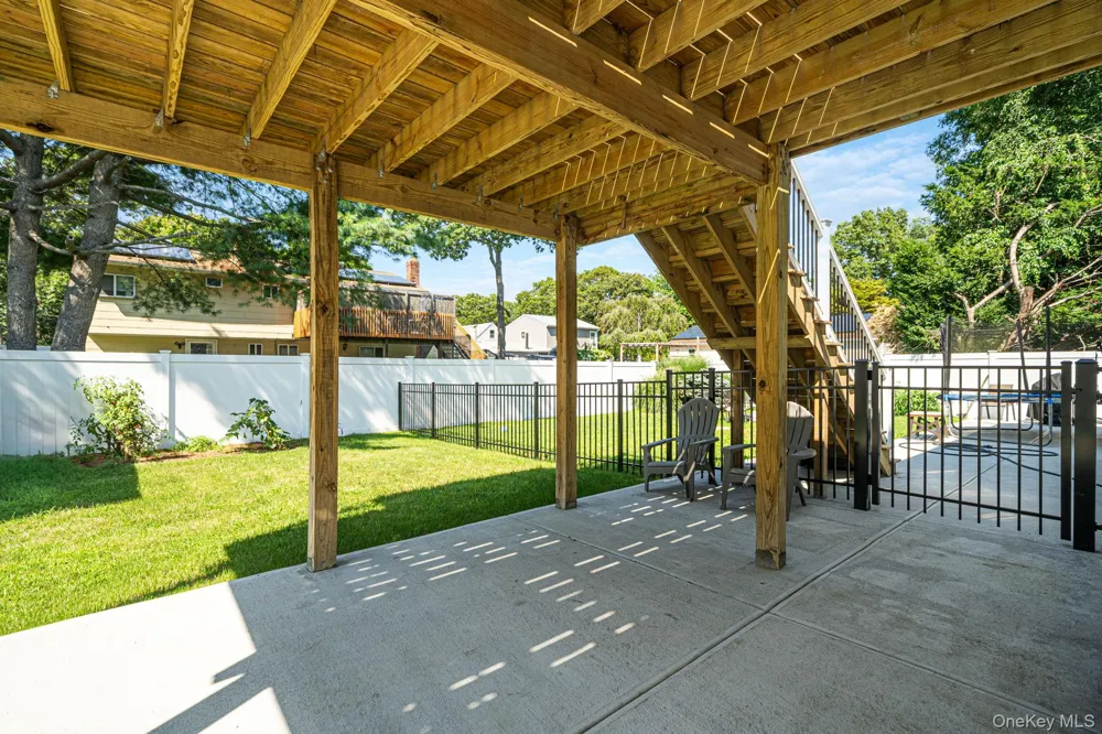 5 Curtis Court Mastic, NY 11950