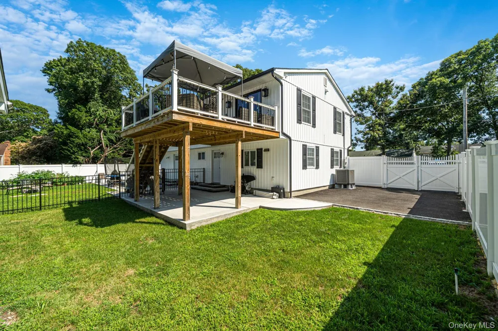 5 Curtis Court Mastic, NY 11950