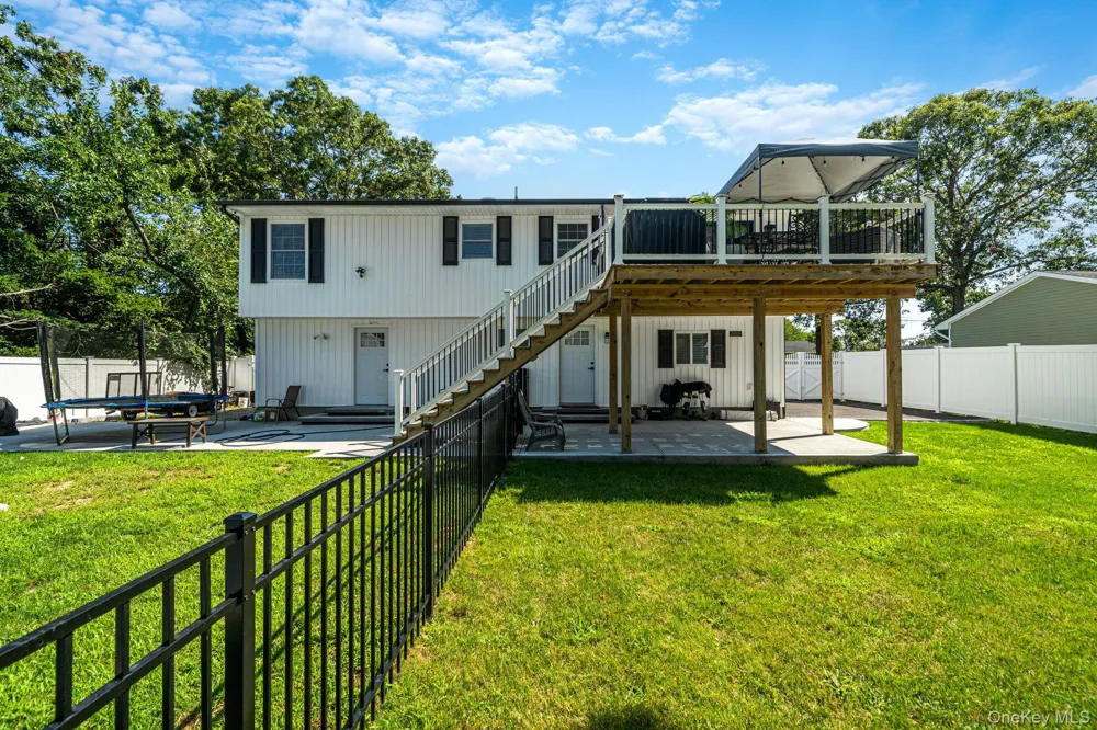 5 Curtis Court Mastic, NY 11950
