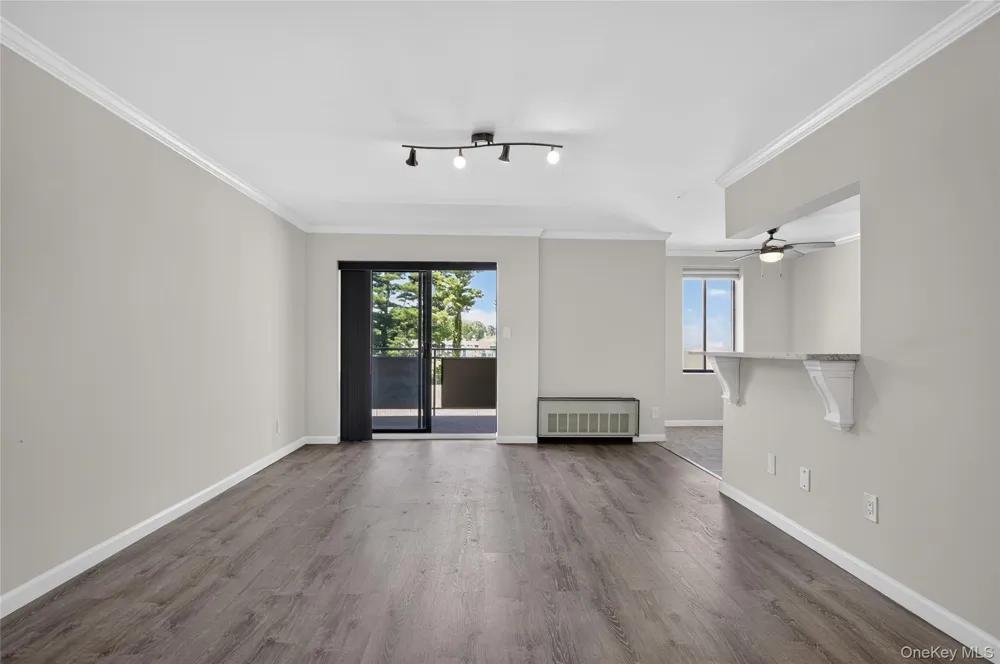 175 Maple Avenue #2M Westbury, NY 11590