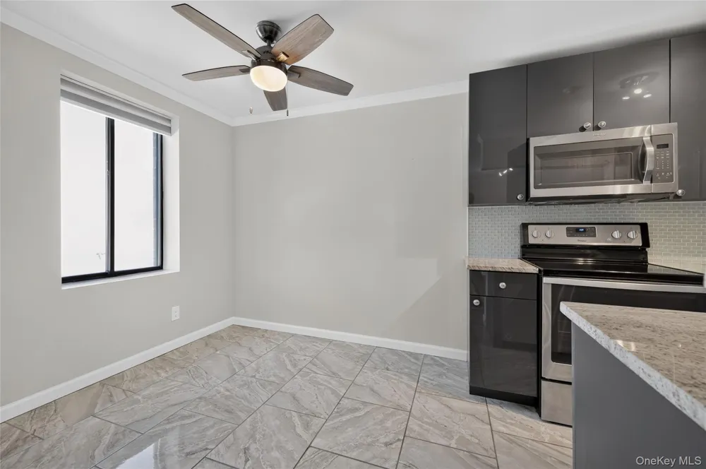 175 Maple Avenue #2M Westbury, NY 11590