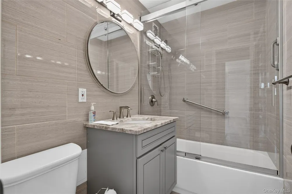 175 Maple Avenue #2M Westbury, NY 11590