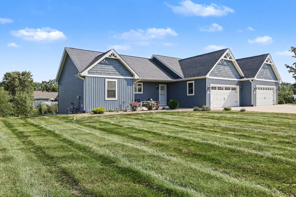 3273 White Heron Lane Battle Creek, MI 49015