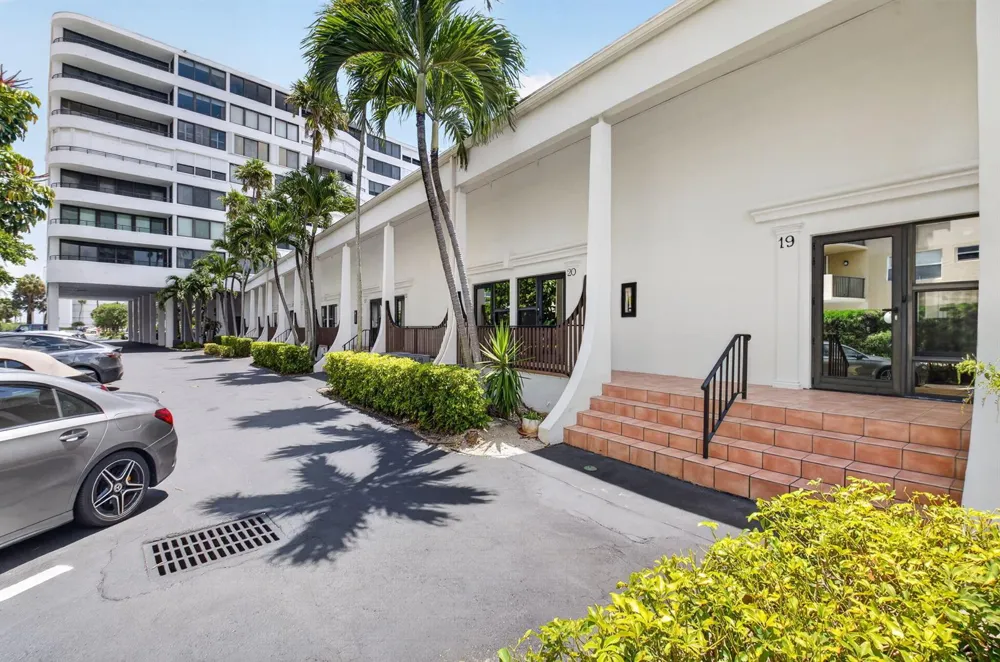 3589 S Ocean Boulevard #19 South Palm Beach, FL 33480