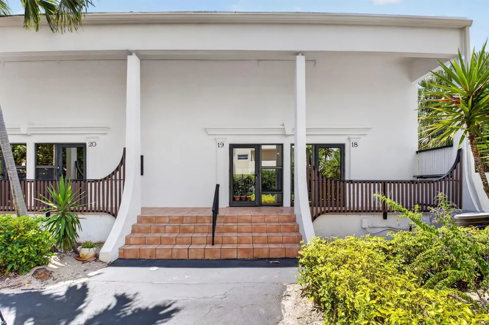 3589 S Ocean Boulevard #19 South Palm Beach, FL 33480