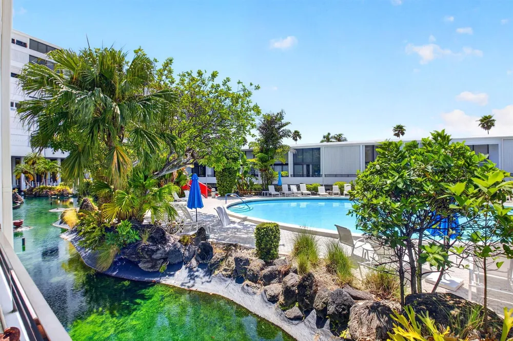 3589 S Ocean Boulevard #19 South Palm Beach, FL 33480