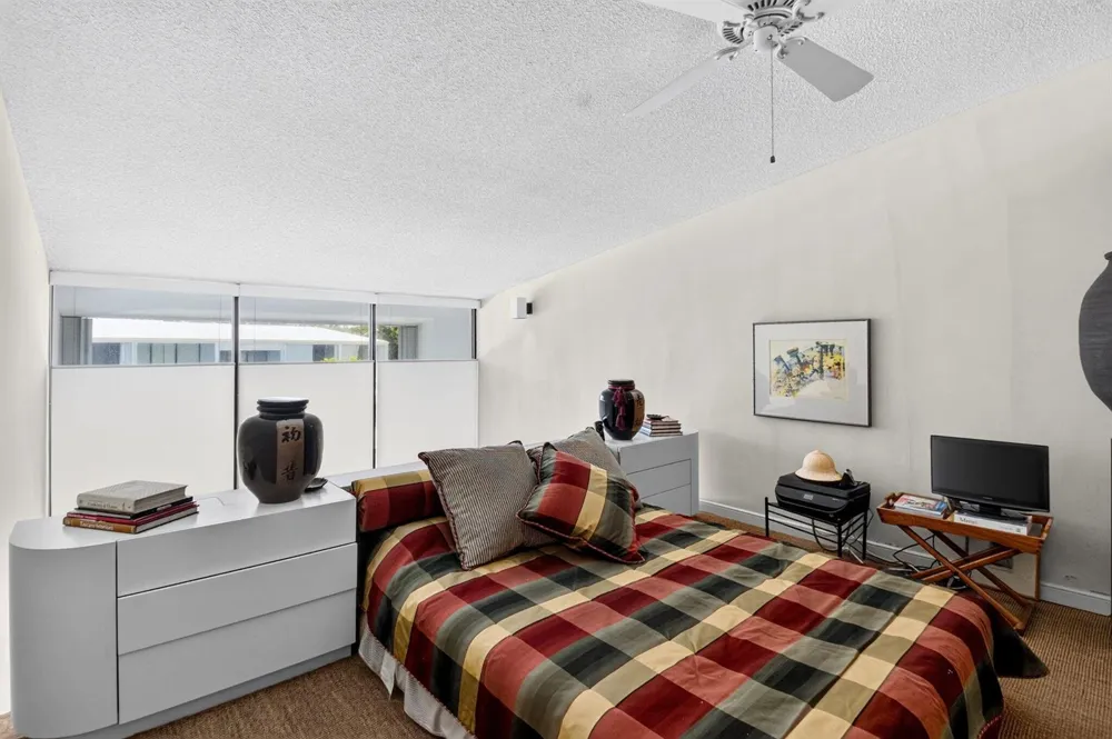 3589 S Ocean Boulevard #19 South Palm Beach, FL 33480