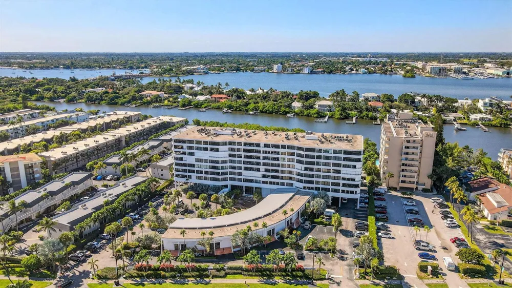 3589 S Ocean Boulevard #19 South Palm Beach, FL 33480