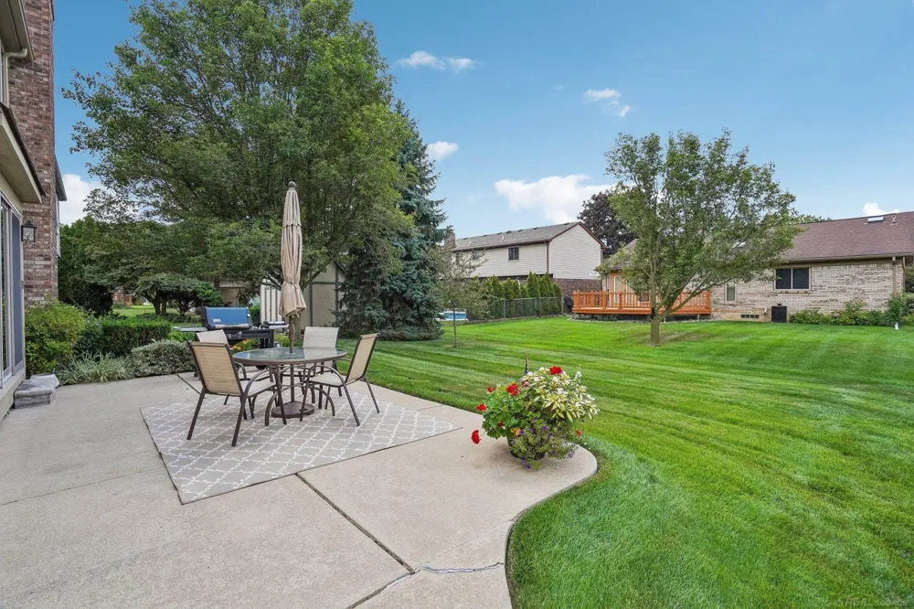 15792 Constitution Drive Macomb Township, MI 48044