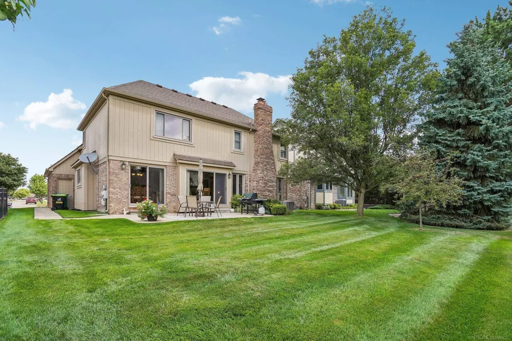 15792 Constitution Drive Macomb Township, MI 48044