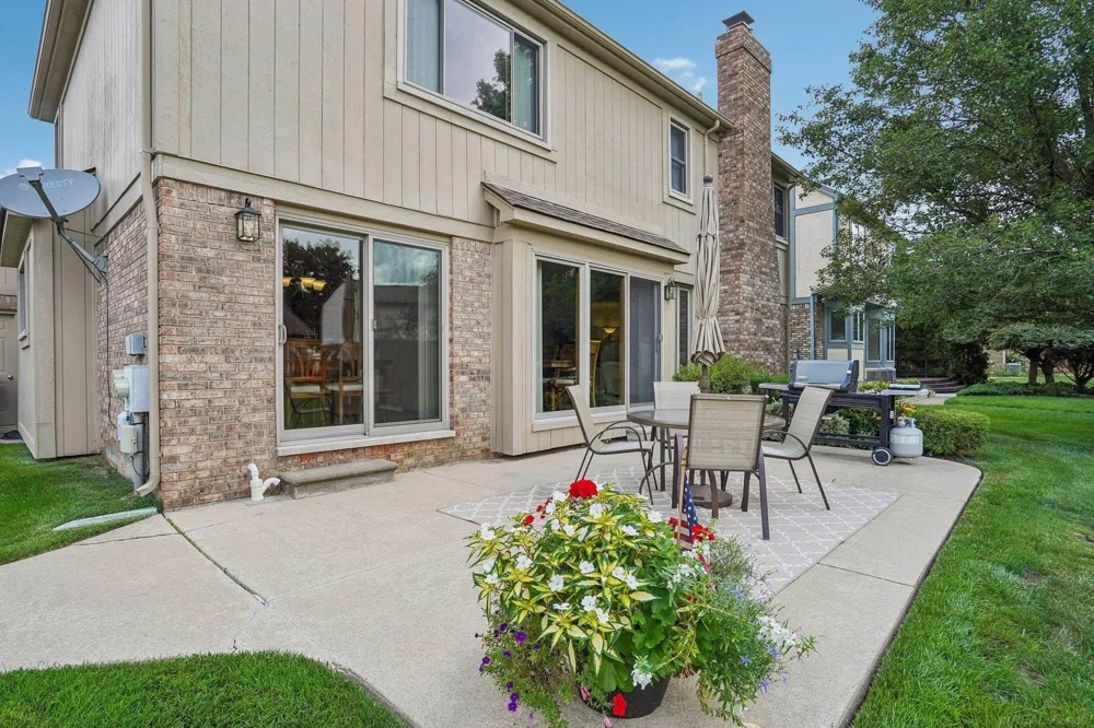 15792 Constitution Drive Macomb Township, MI 48044