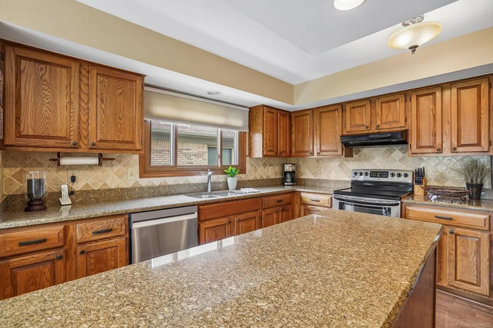15792 Constitution Drive Macomb Township, MI 48044