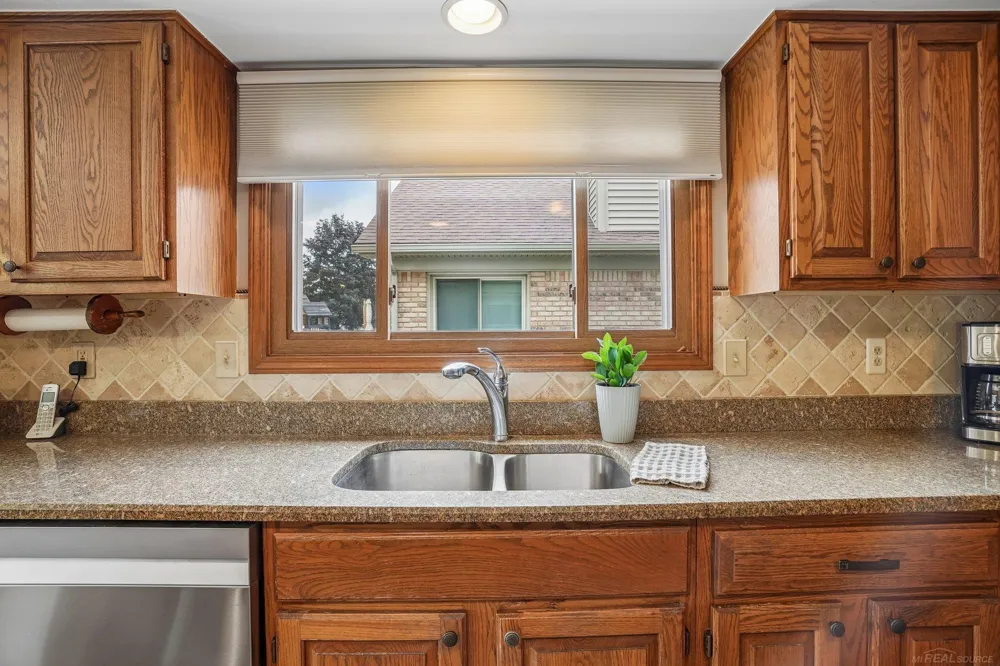 15792 Constitution Drive Macomb Township, MI 48044