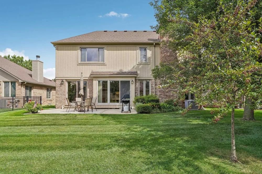 15792 Constitution Drive Macomb Township, MI 48044