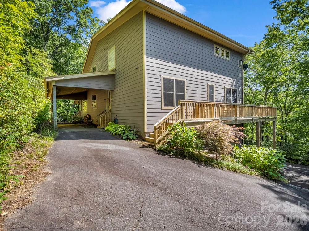 366 Summer Haven Road Swannanoa, NC 28778