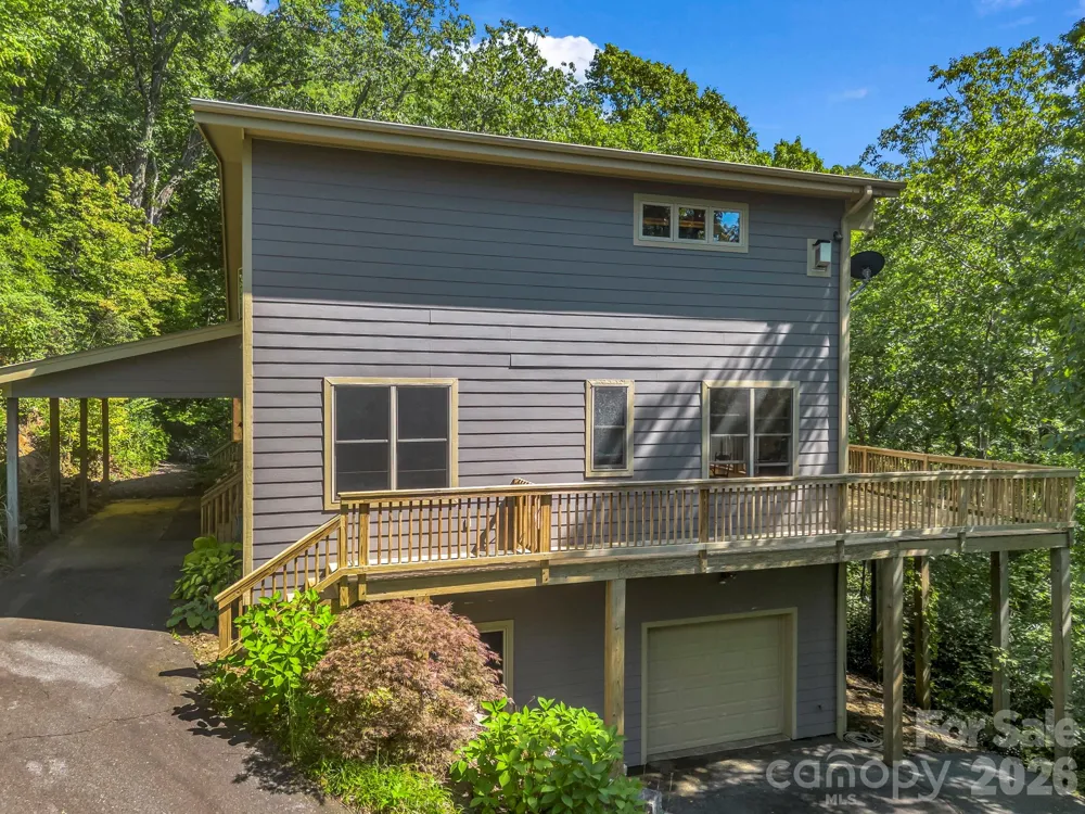 366 Summer Haven Road Swannanoa, NC 28778