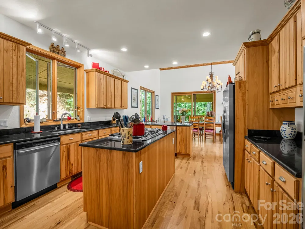 366 Summer Haven Road Swannanoa, NC 28778