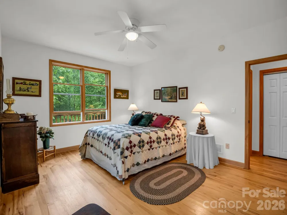 366 Summer Haven Road Swannanoa, NC 28778