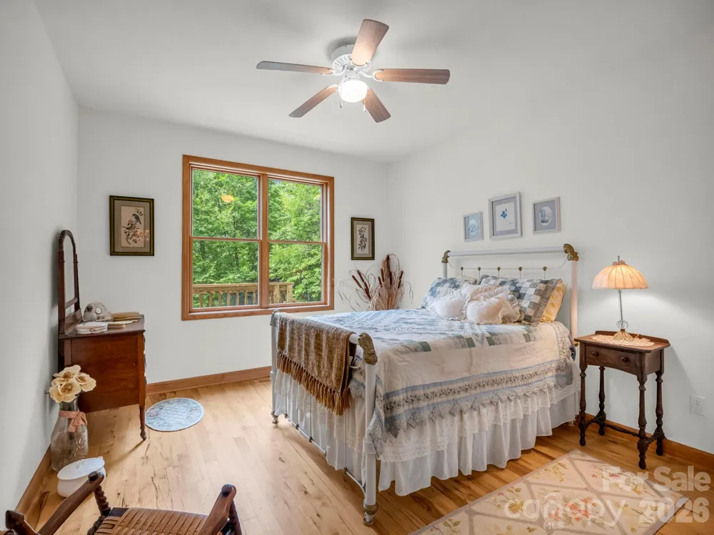 366 Summer Haven Road Swannanoa, NC 28778