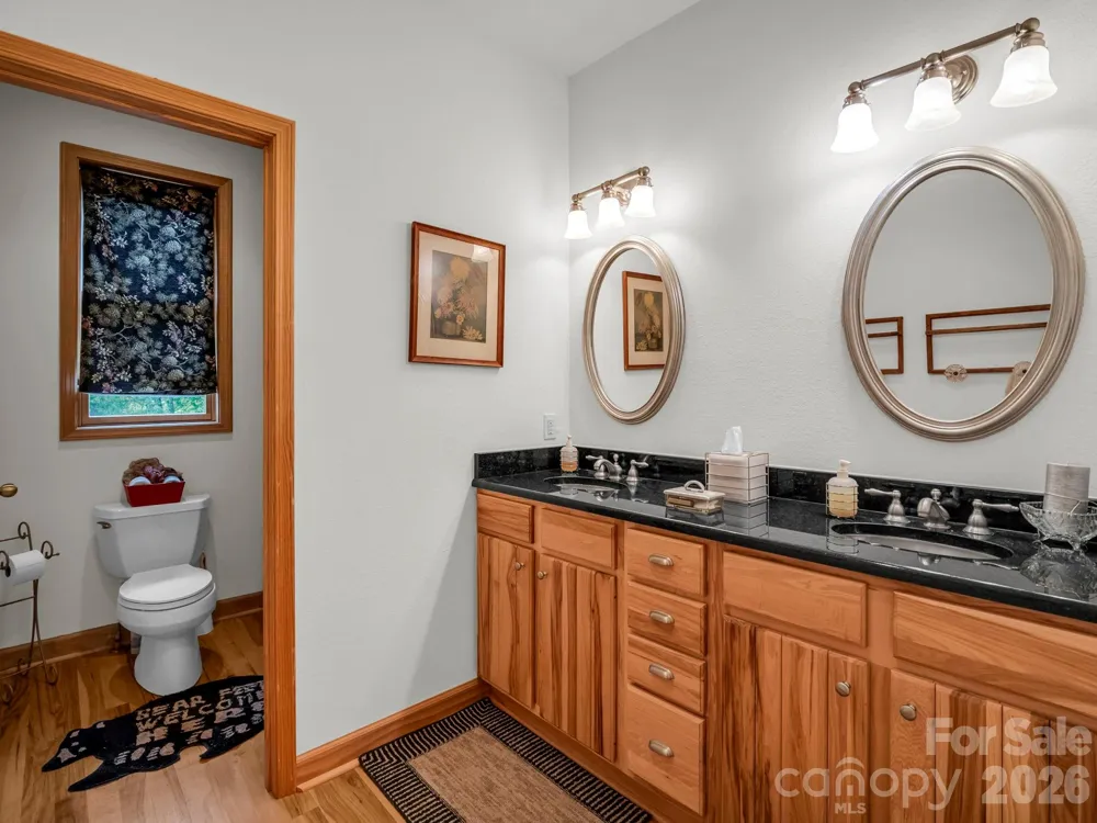 366 Summer Haven Road Swannanoa, NC 28778