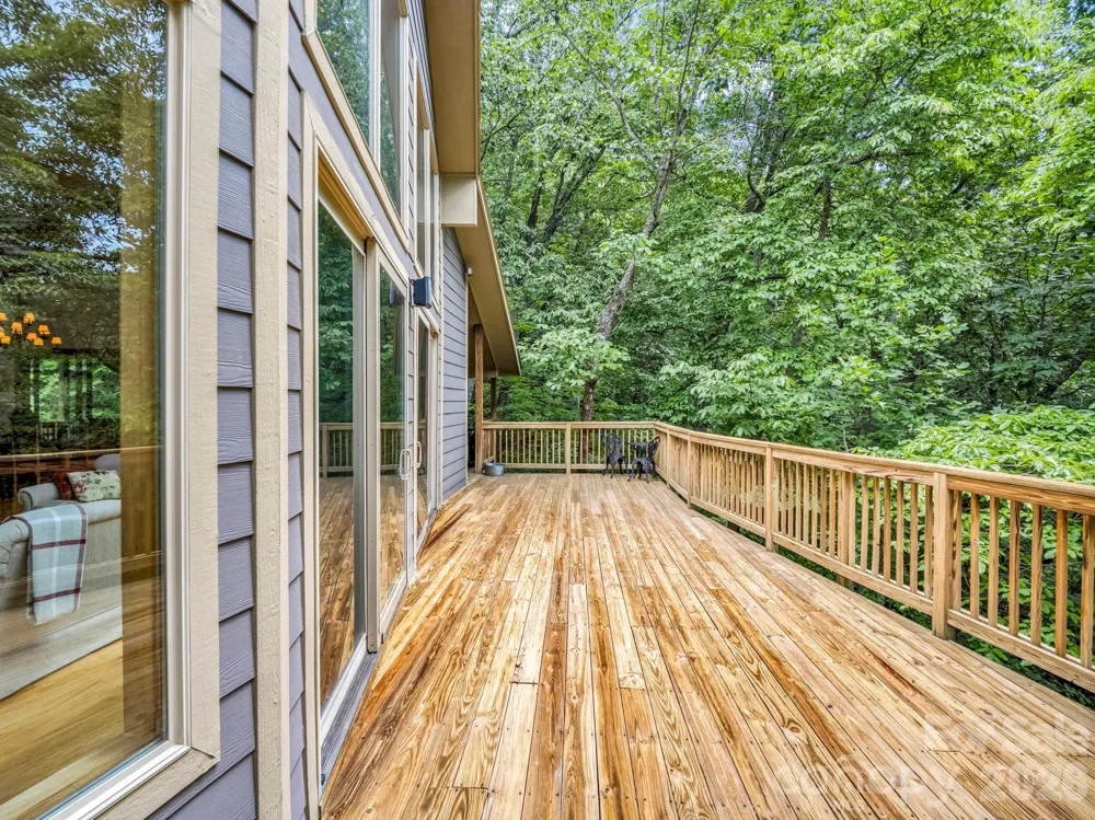 366 Summer Haven Road Swannanoa, NC 28778