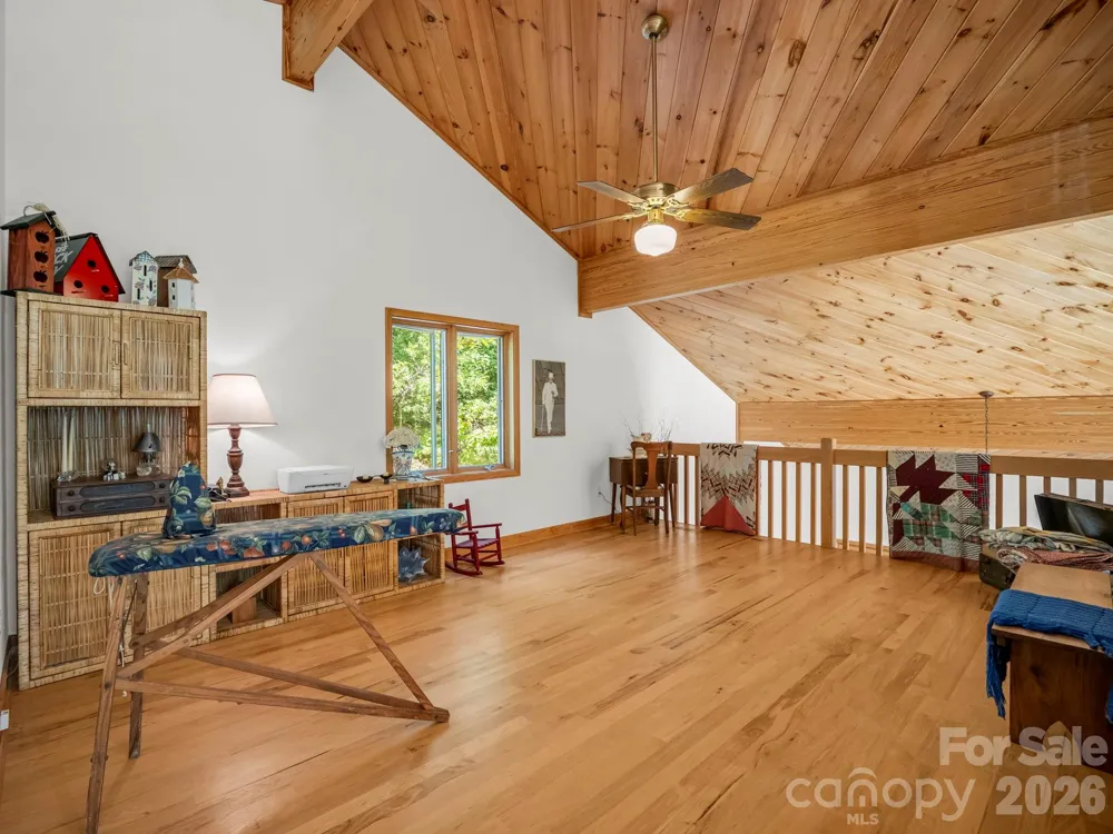 366 Summer Haven Road Swannanoa, NC 28778