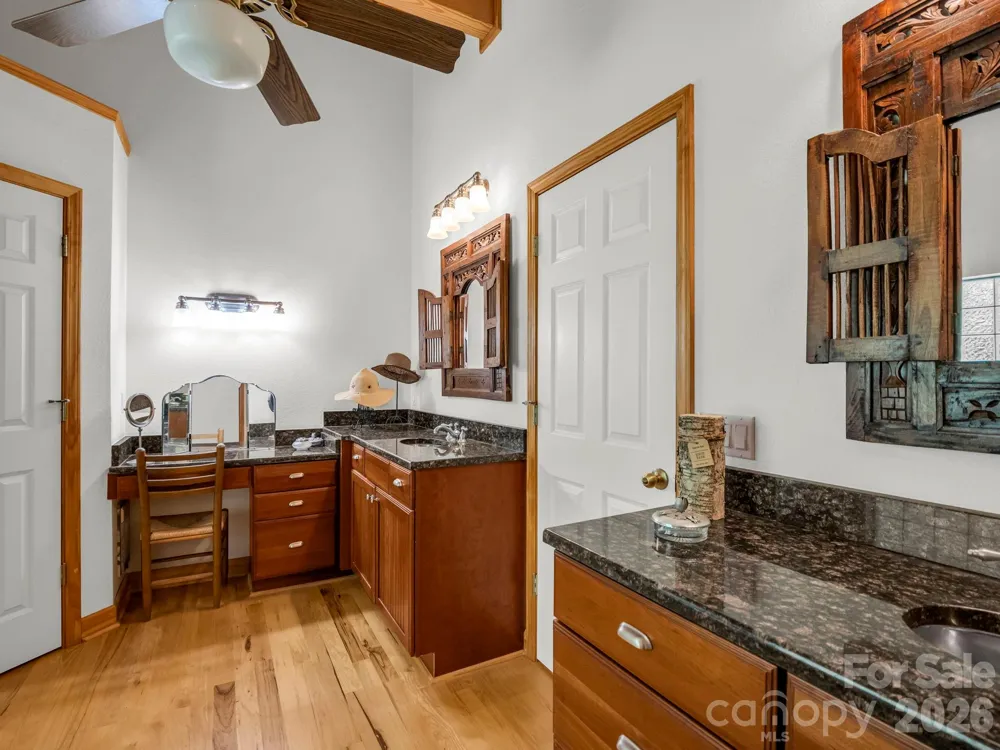 366 Summer Haven Road Swannanoa, NC 28778