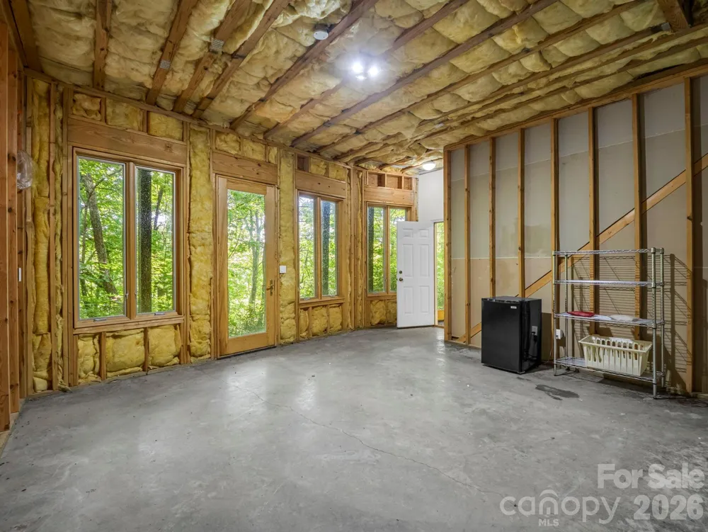 366 Summer Haven Road Swannanoa, NC 28778