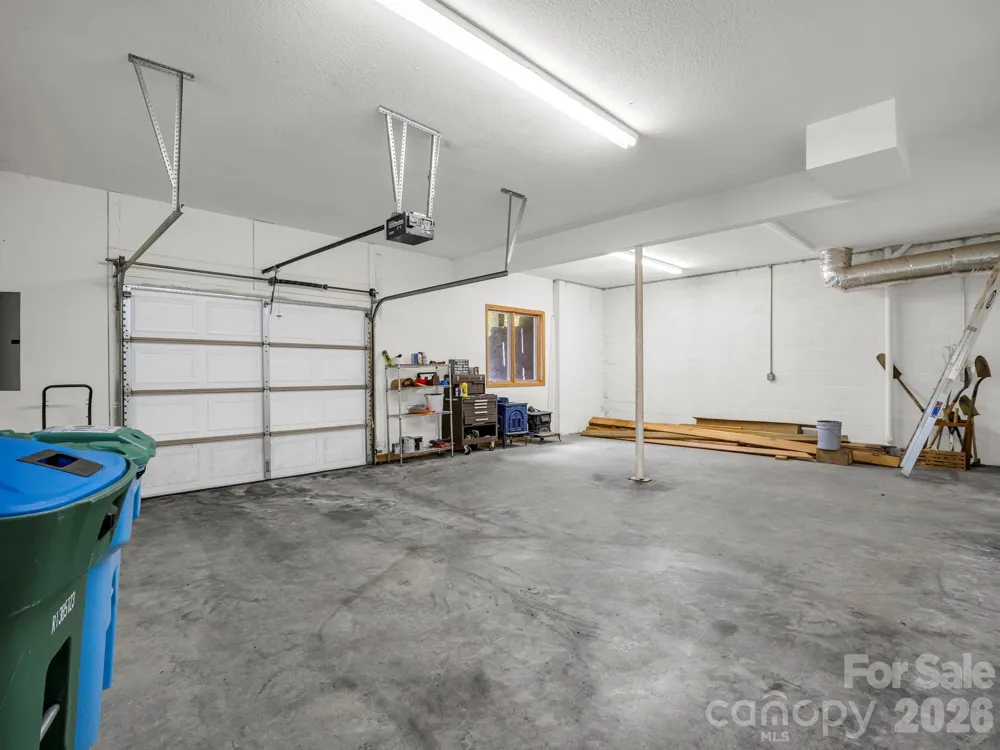 366 Summer Haven Road Swannanoa, NC 28778