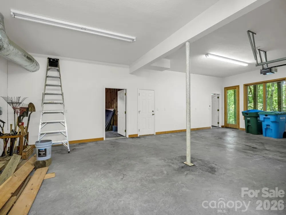 366 Summer Haven Road Swannanoa, NC 28778