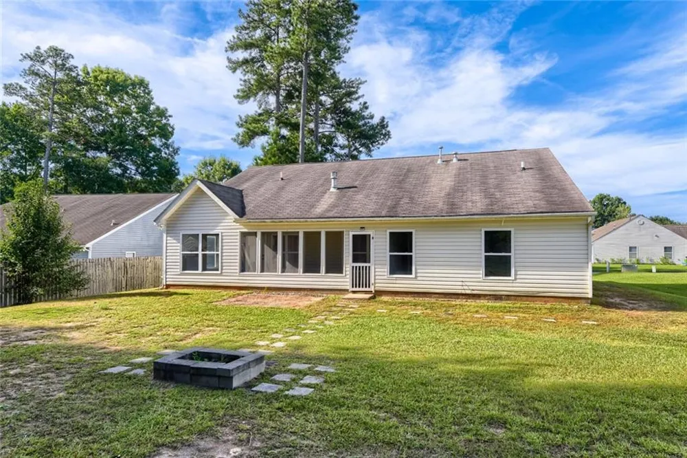 606 Mayfern Trace Fairburn, GA 30213