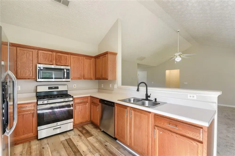 606 Mayfern Trace Fairburn, GA 30213