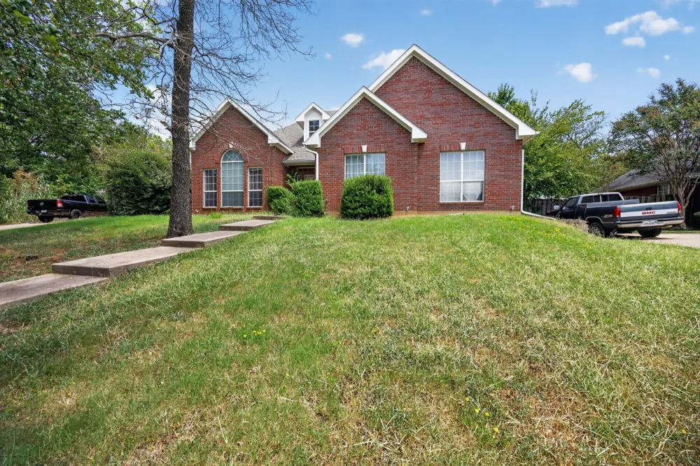 804 Waterloo Lake Drive Denison, TX 75020