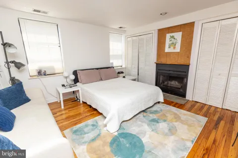 1915 PEMBERTON STREET #3