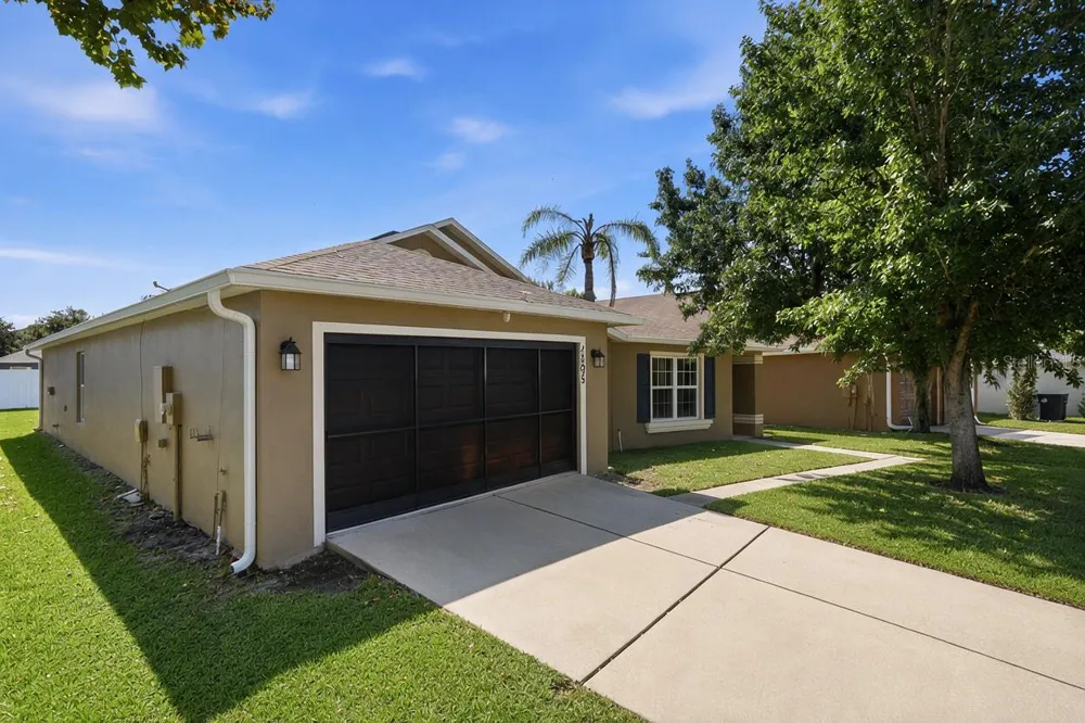 2505 BULLION LOOP Sanford, FL 32771