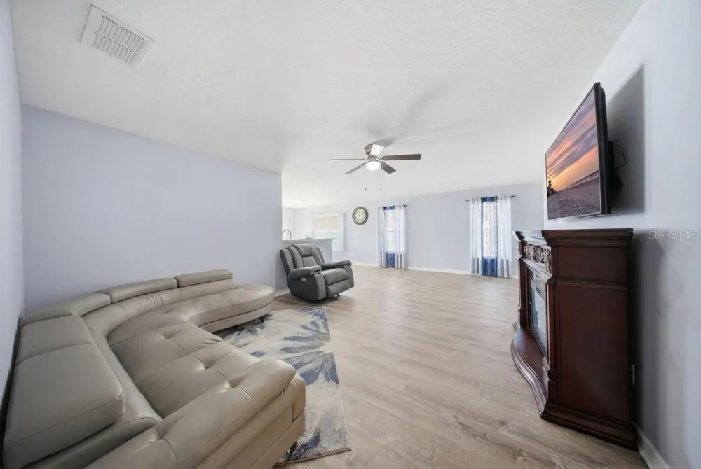 2505 BULLION LOOP Sanford, FL 32771