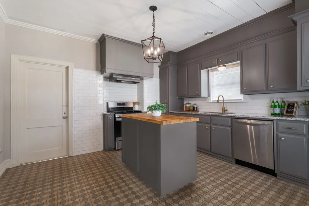 805 S Tyler Street McGregor, TX 76657