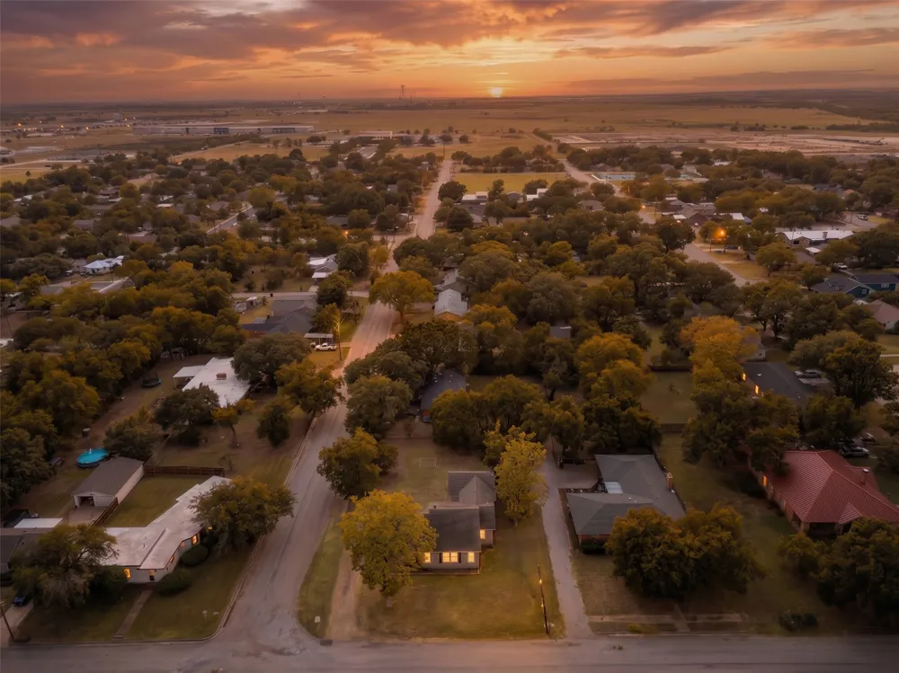 805 S Tyler Street McGregor, TX 76657