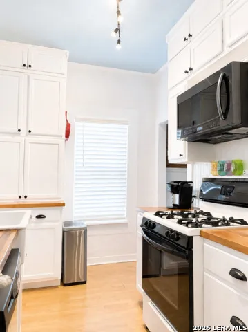 1009 GILLESPIE ST San Antonio, TX 78212