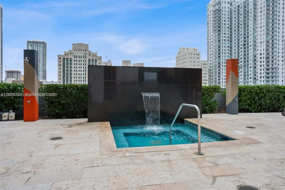 50 Biscayne Blvd #4105 Miami, FL 33132