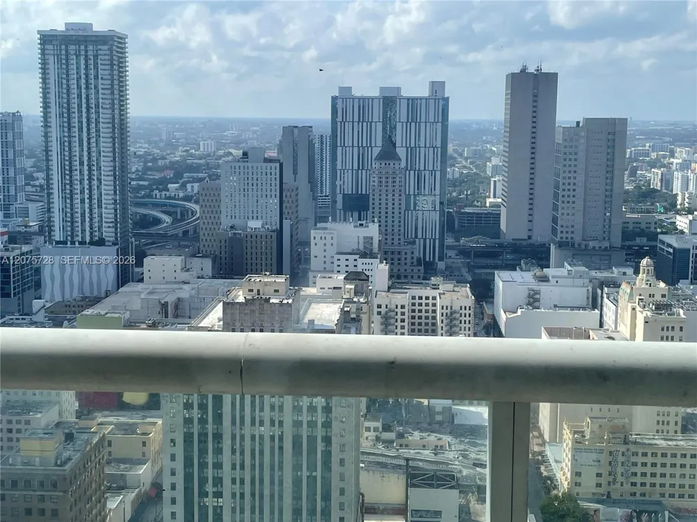 50 Biscayne Blvd #4105 Miami, FL 33132