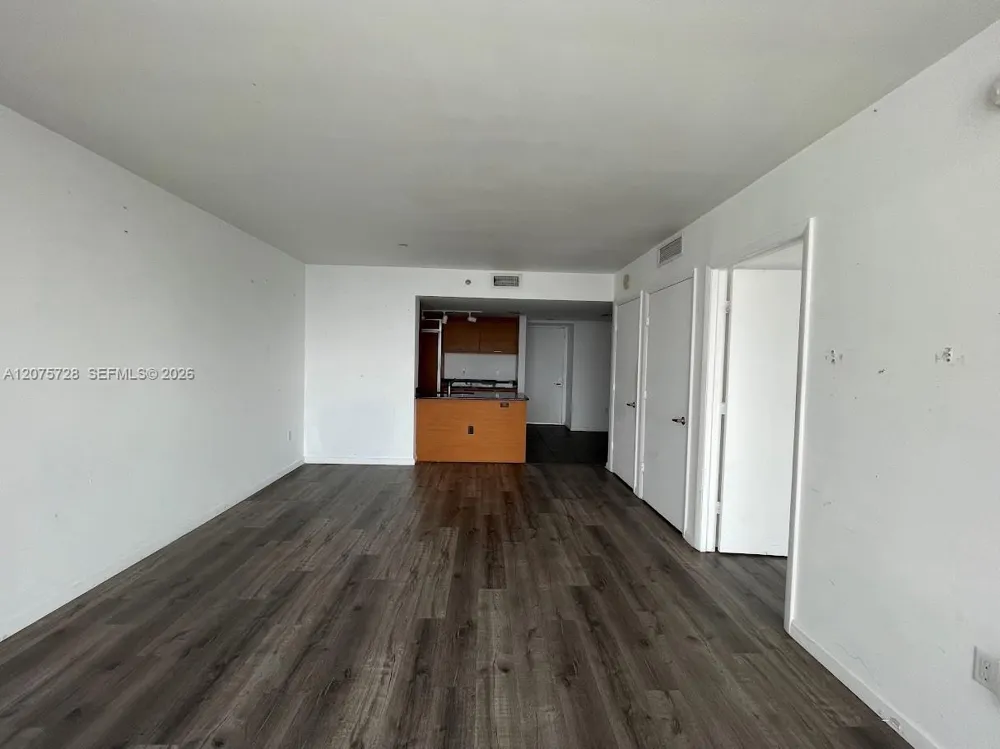 50 Biscayne Blvd #4105 Miami, FL 33132