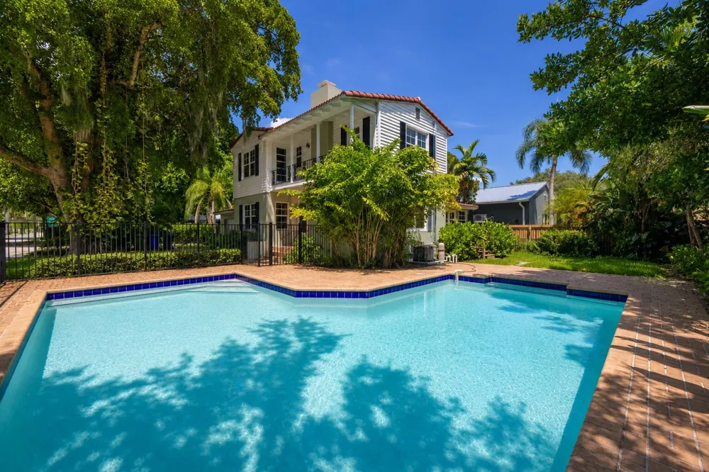 1601 SE 2ND STREET Fort Lauderdale, FL 33301