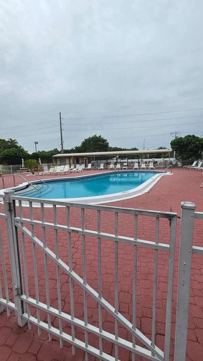 3001 NW 46TH AVENUE #104 Lauderdale Lakes, FL 33313